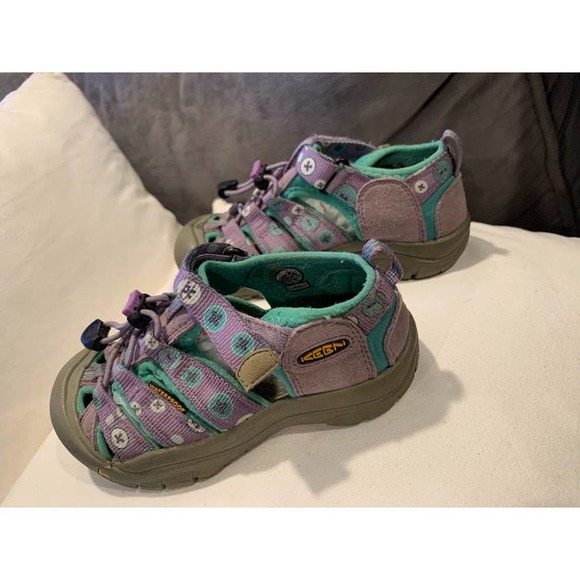 Girls Keen Waterproof Sandals. size 13 - Picture 3 of 5